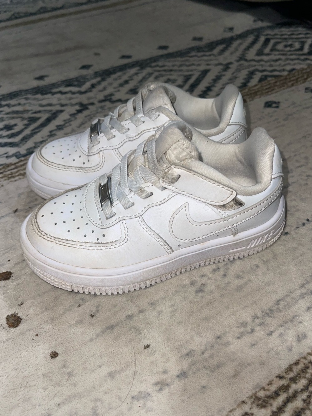 Nike Force 1 Low EasyOn Toddler 9C White Sneakers FN0237-111